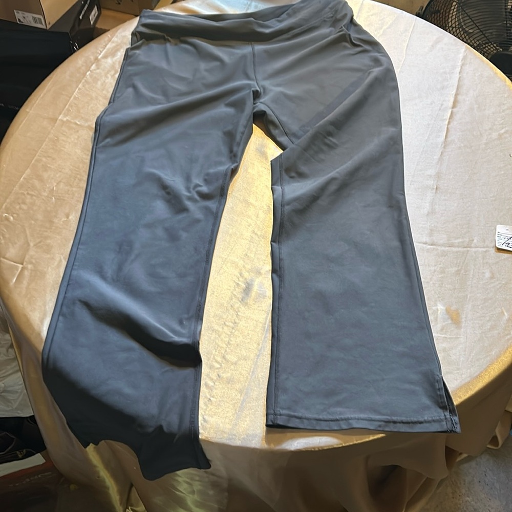 NWOT LUCY LEGGINGS M - Picture 1 of 5